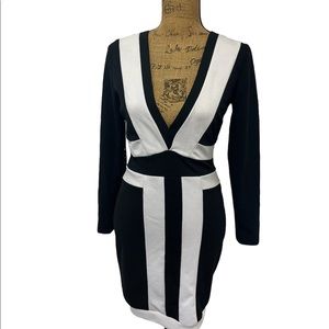 Charlotte Russ Size M Dress Vneck